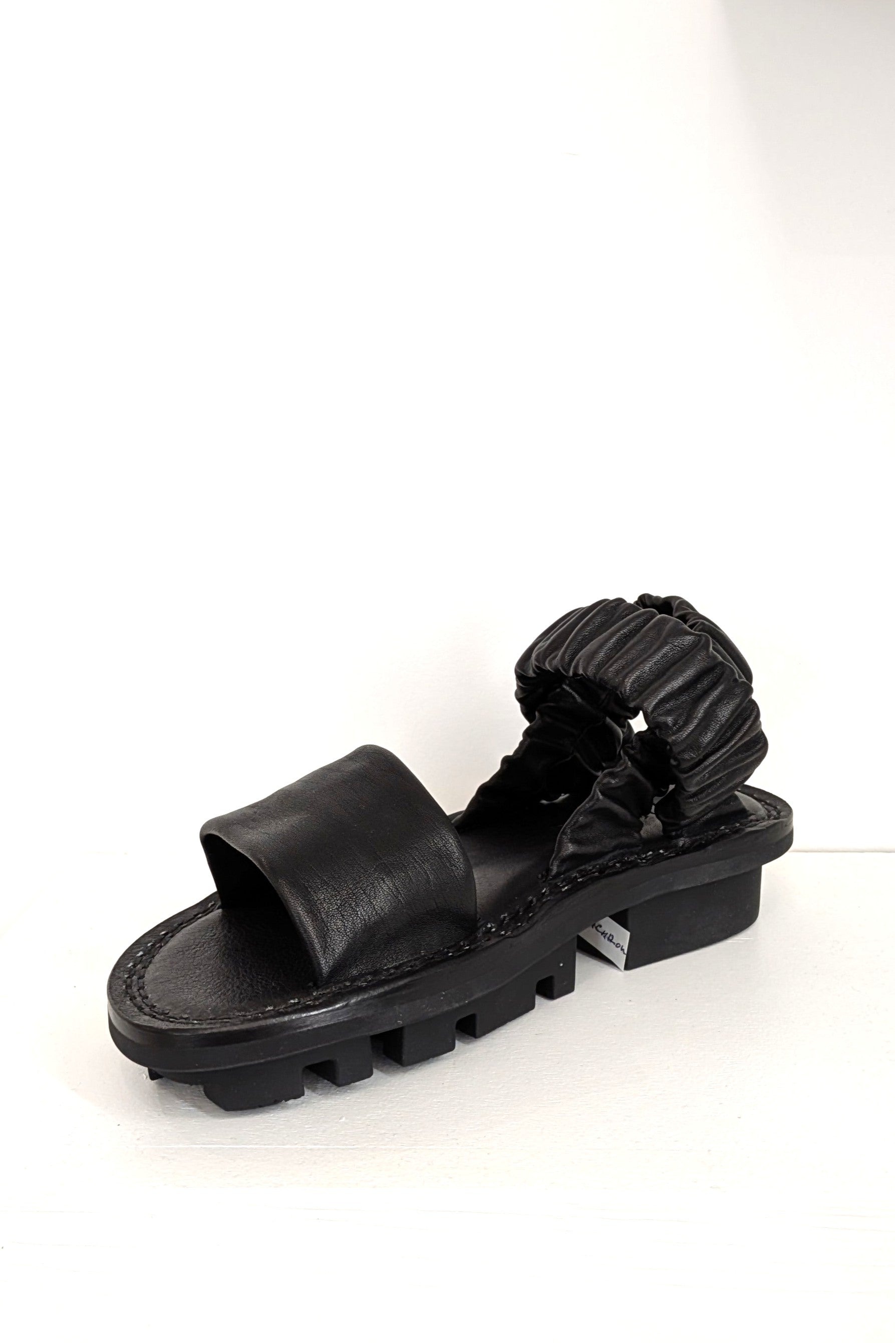 Trippen Synchron flat sandals slide on in black leather and scrunchy straps, walk in comfort