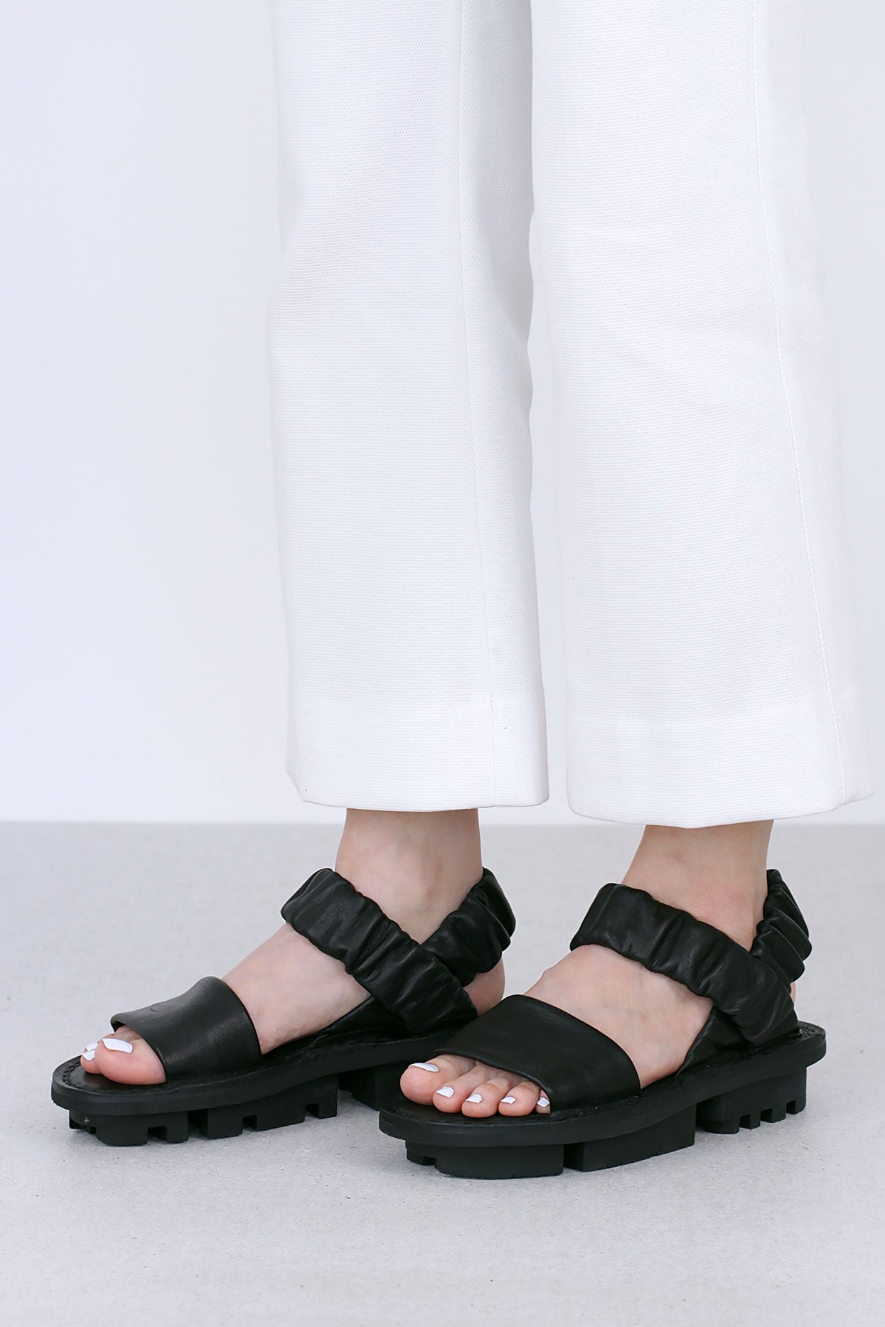 Trippen Synchron flat sandals slide on in black leather and scrunchy straps, walk in comfort