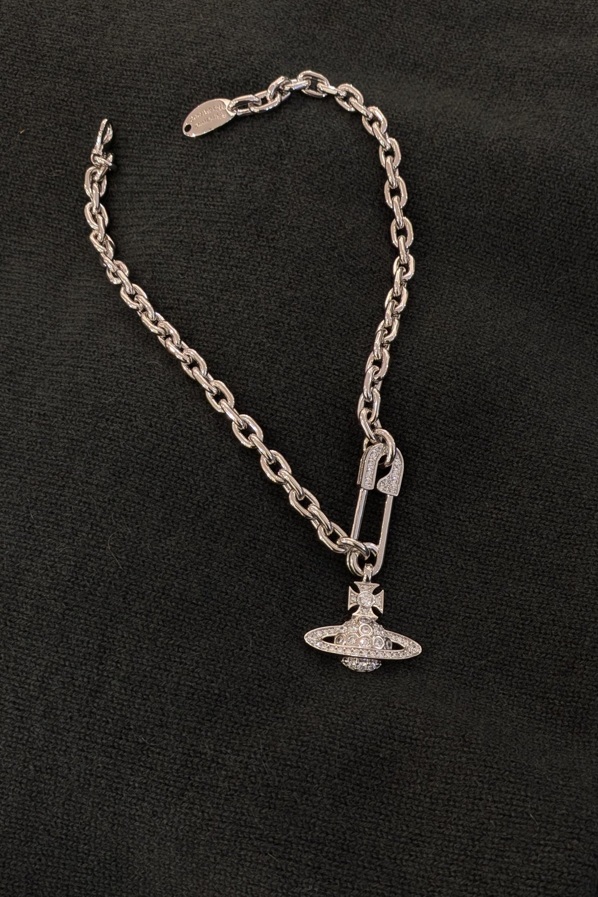 Vivienne Westwood - necklace - Safety pin - Orb - chain