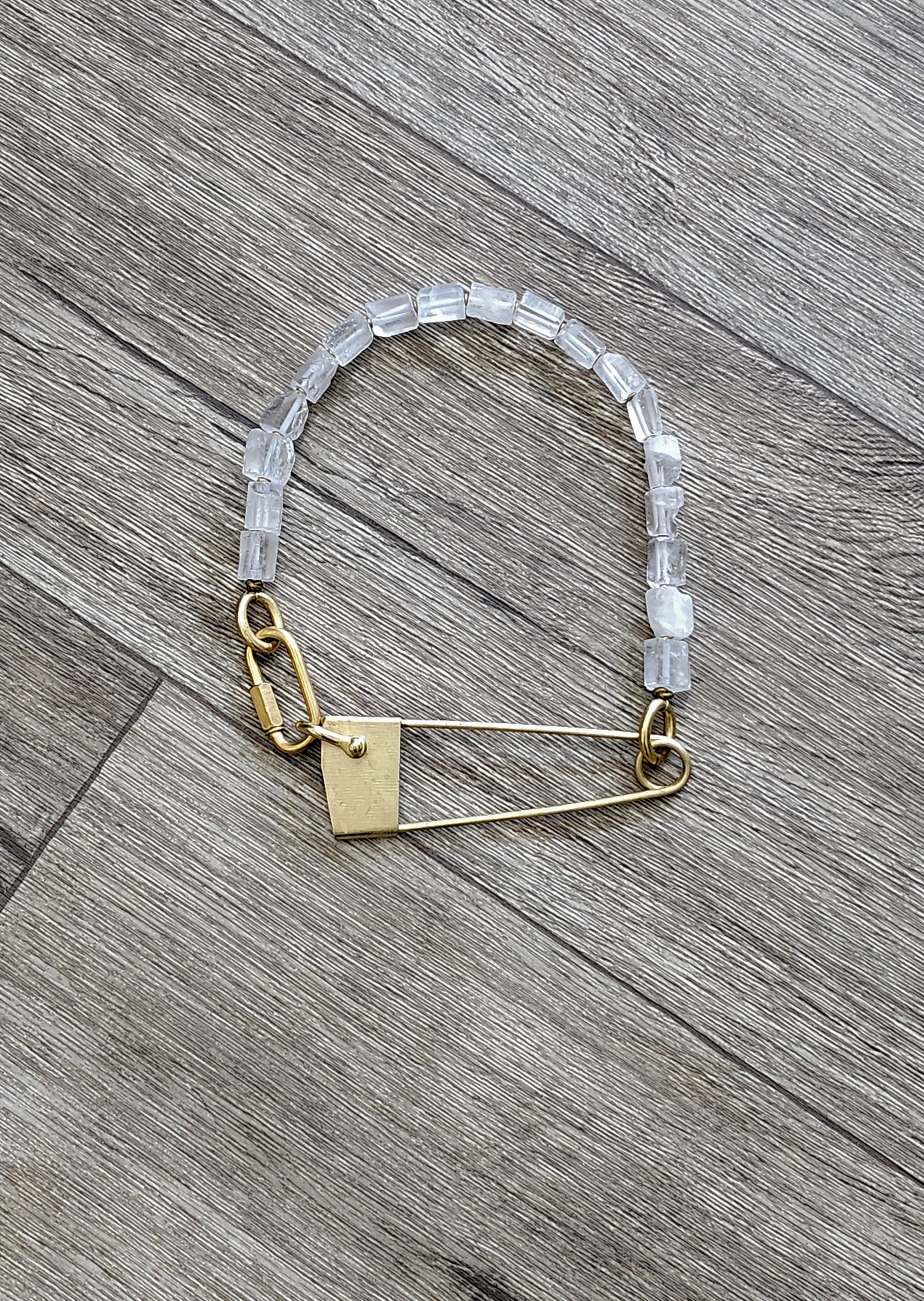 GOLD PIN NECKLACE