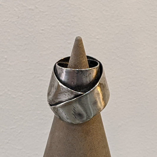 FRONT WRAPPED RING
